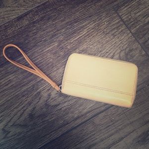 Banana Republic cream leather wallet/wristlet NWOT
